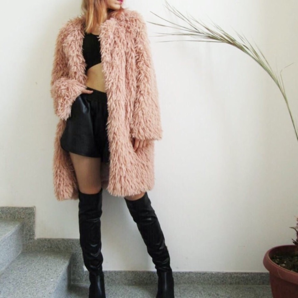 Dusty Pink Fluffy coat! Long sleeve. Like NEW! Long coat